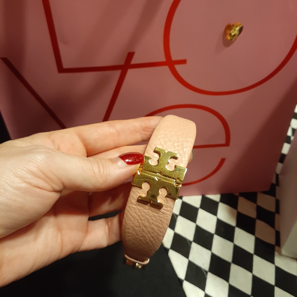 Tory Burch Gold Statement Logo Leather Cuff - Picture 3 of 6
